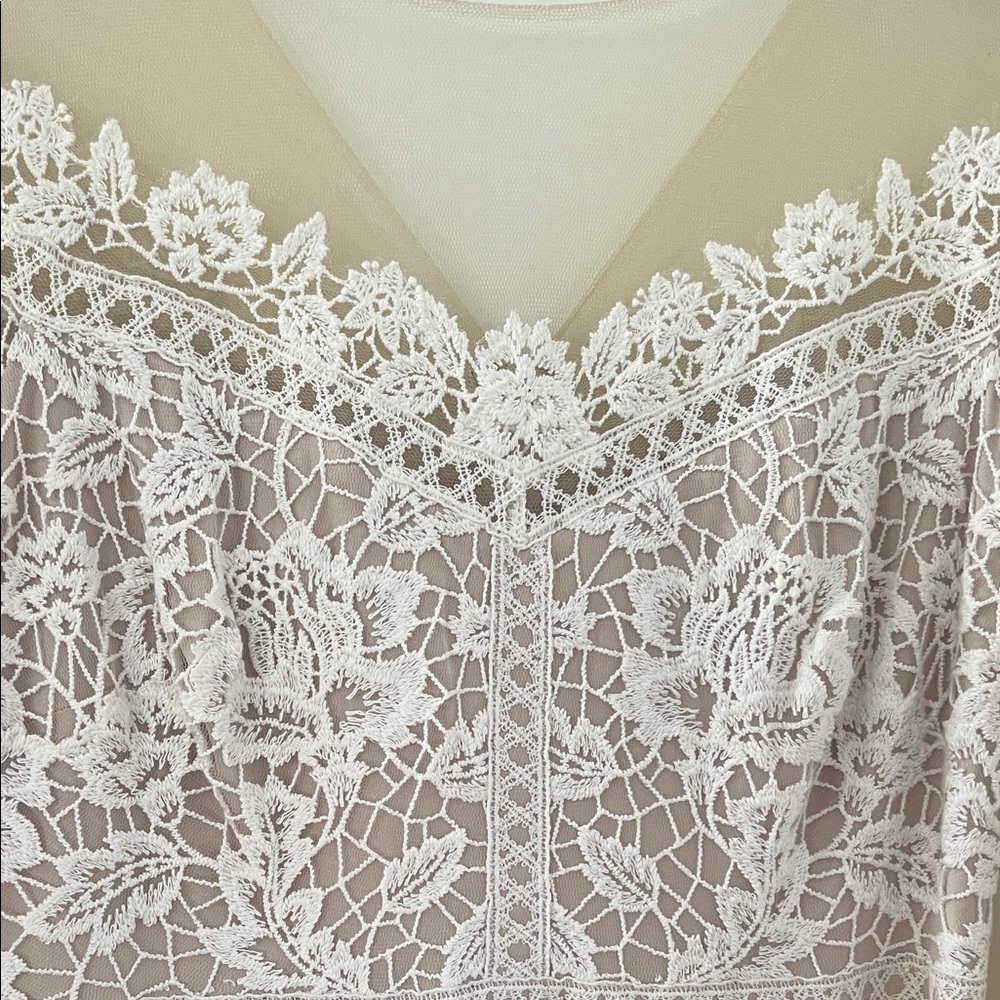 NWOT Tadashi Shoji Lace Off-Shoulder Gown in Cream and Black, Sz 8 - Picture 8 of 8